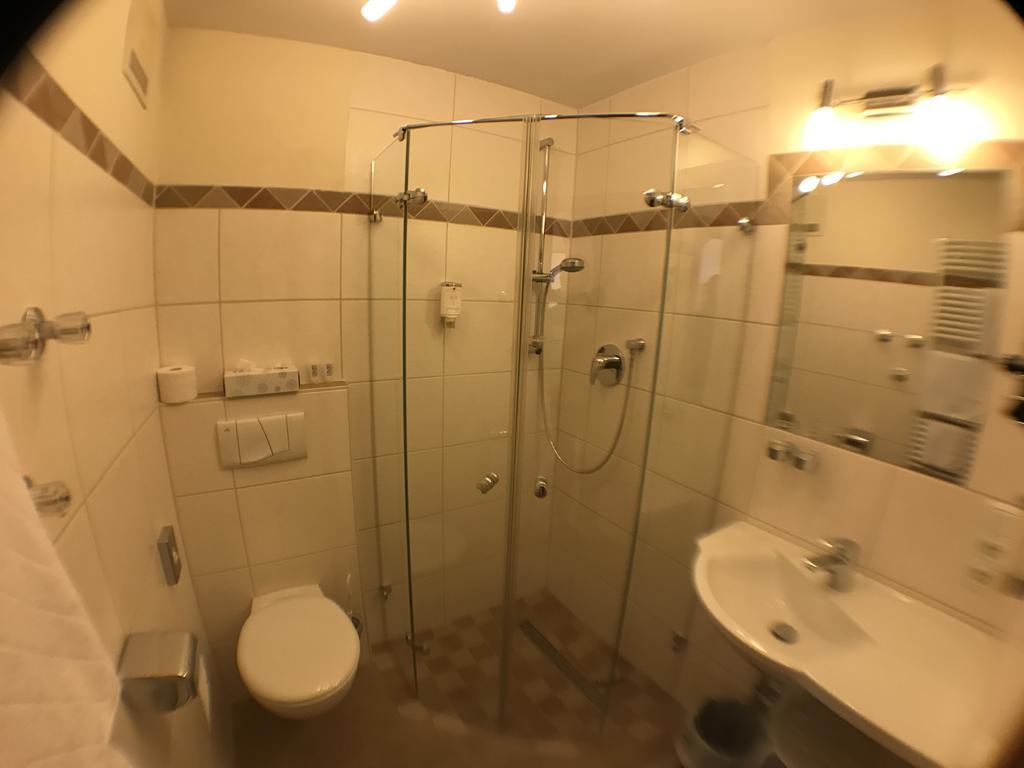 Hotel Gasthof Kasser Ansbach Bagian luar foto